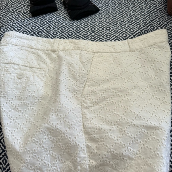 6P petite white shorts - Picture 4 of 7